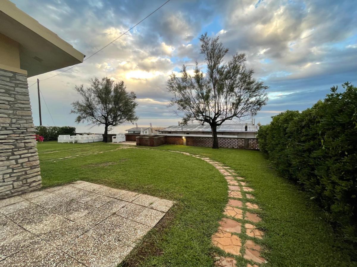 Villa Paonessa Lido Di Fondi Exterior foto