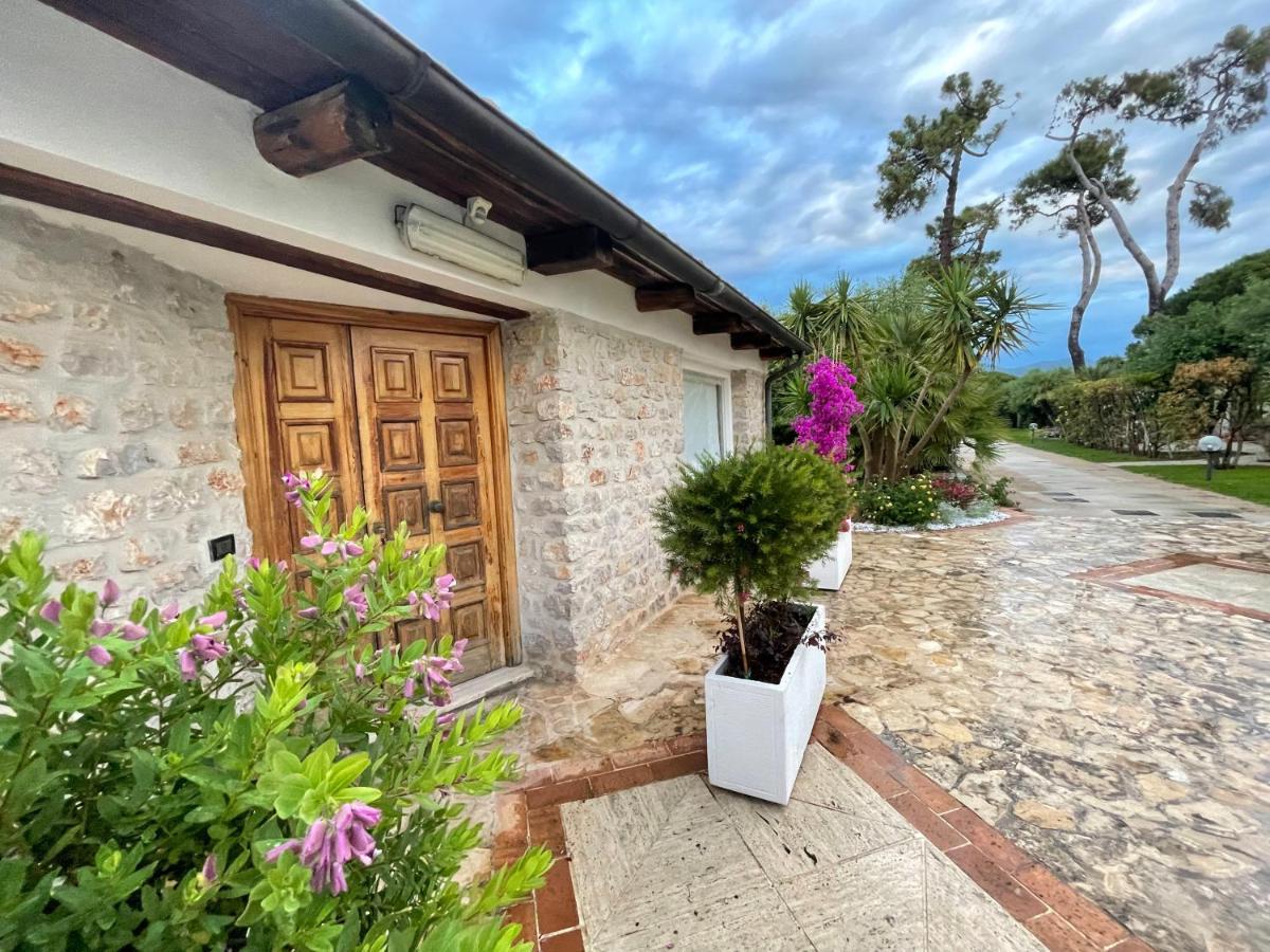 Villa Paonessa Lido Di Fondi Exterior foto