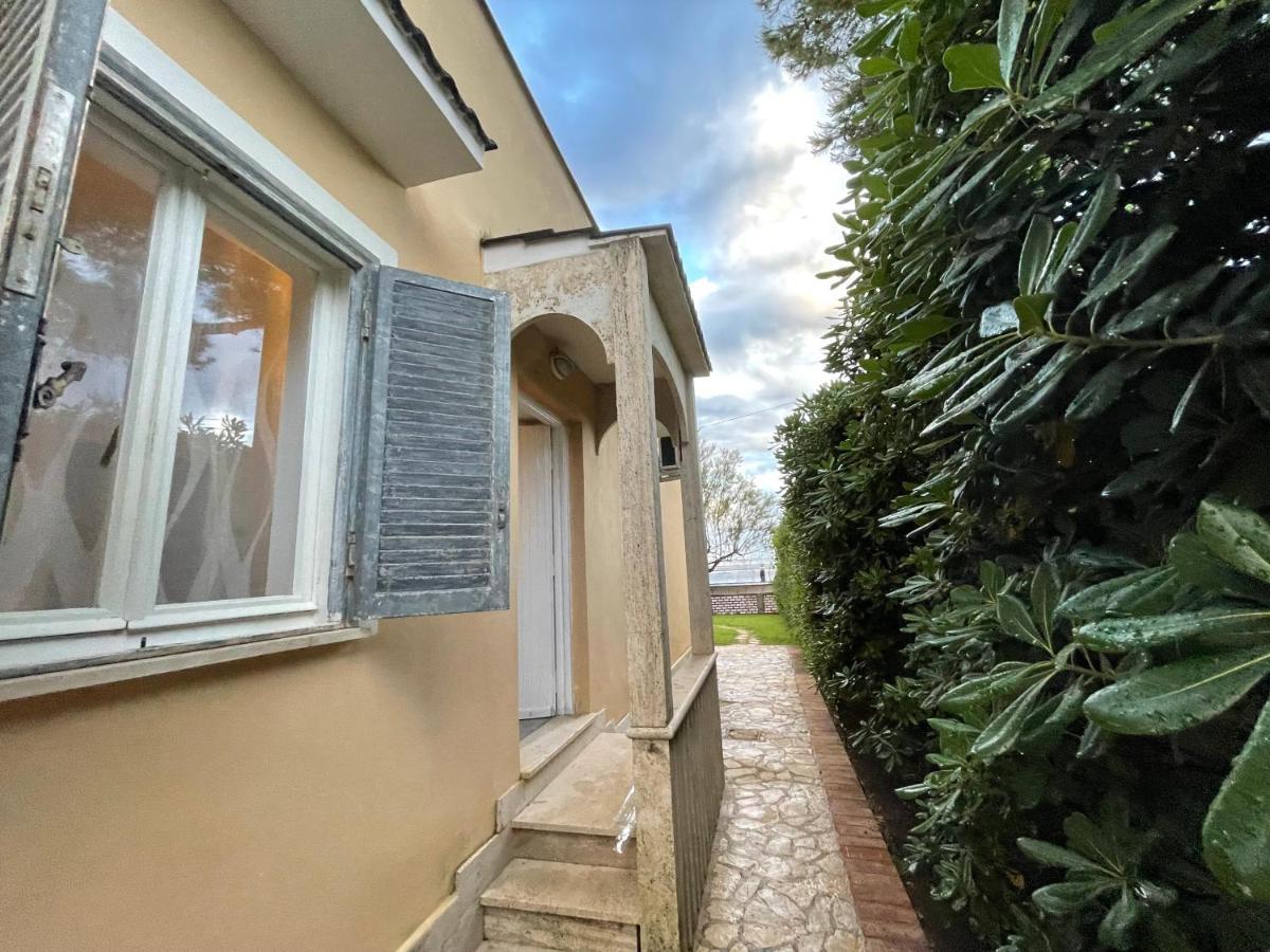 Villa Paonessa Lido Di Fondi Exterior foto