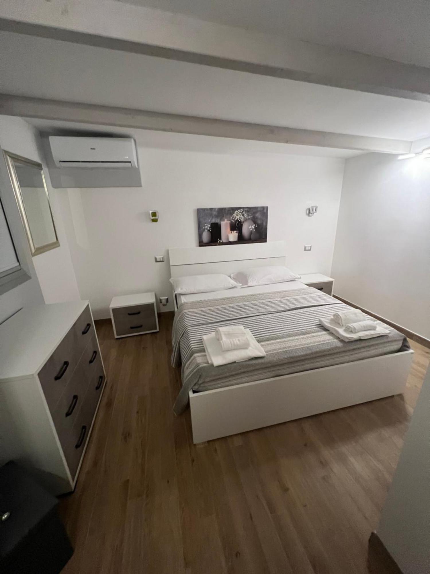Villa Paonessa Lido Di Fondi Habitación foto