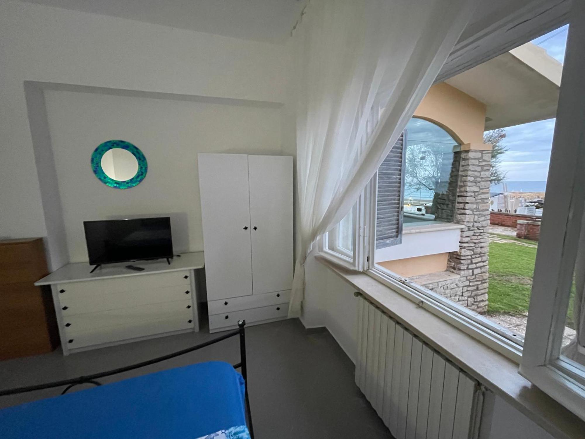 Villa Paonessa Lido Di Fondi Habitación foto