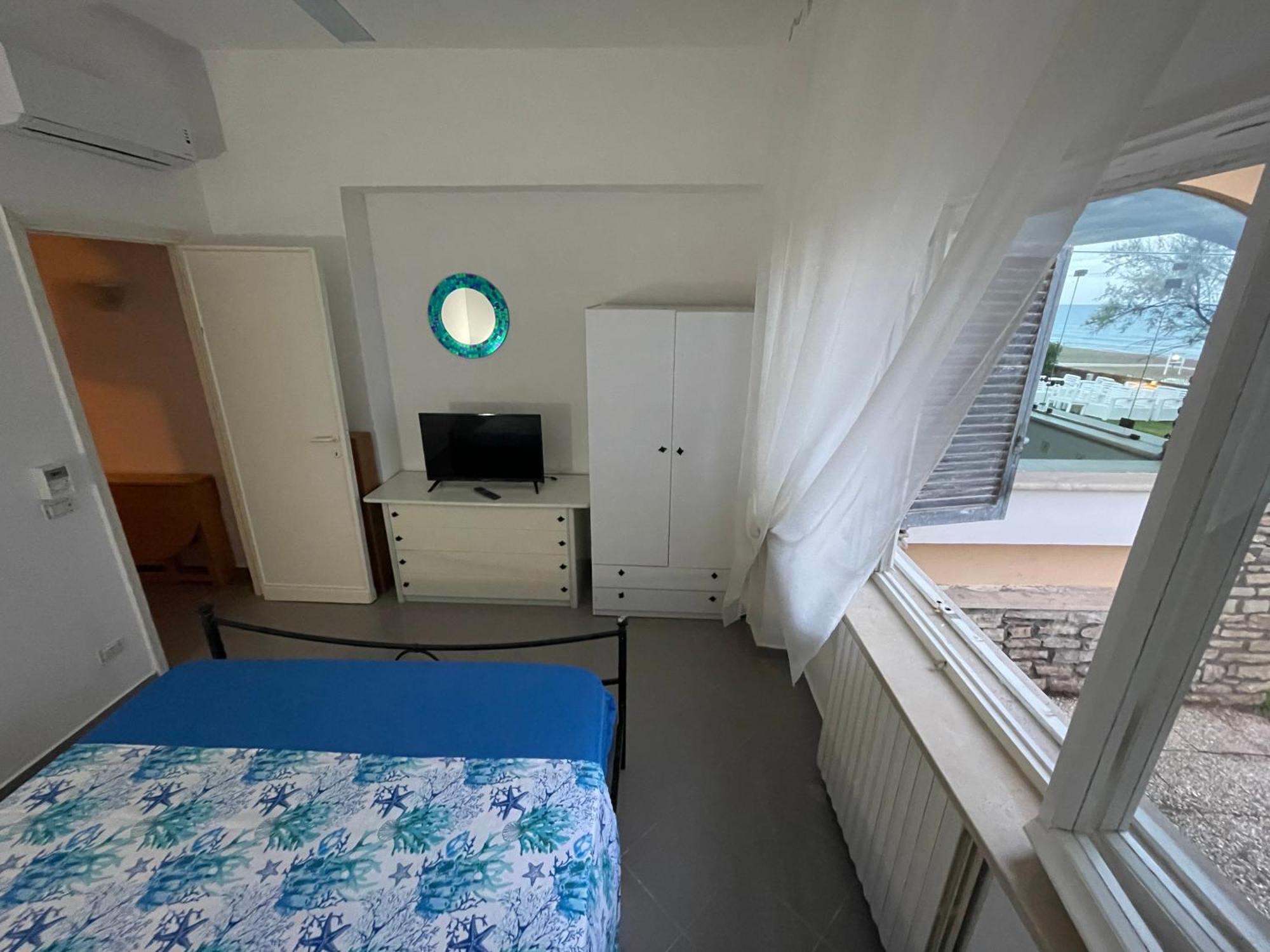 Villa Paonessa Lido Di Fondi Habitación foto